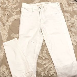 White skinny jeans